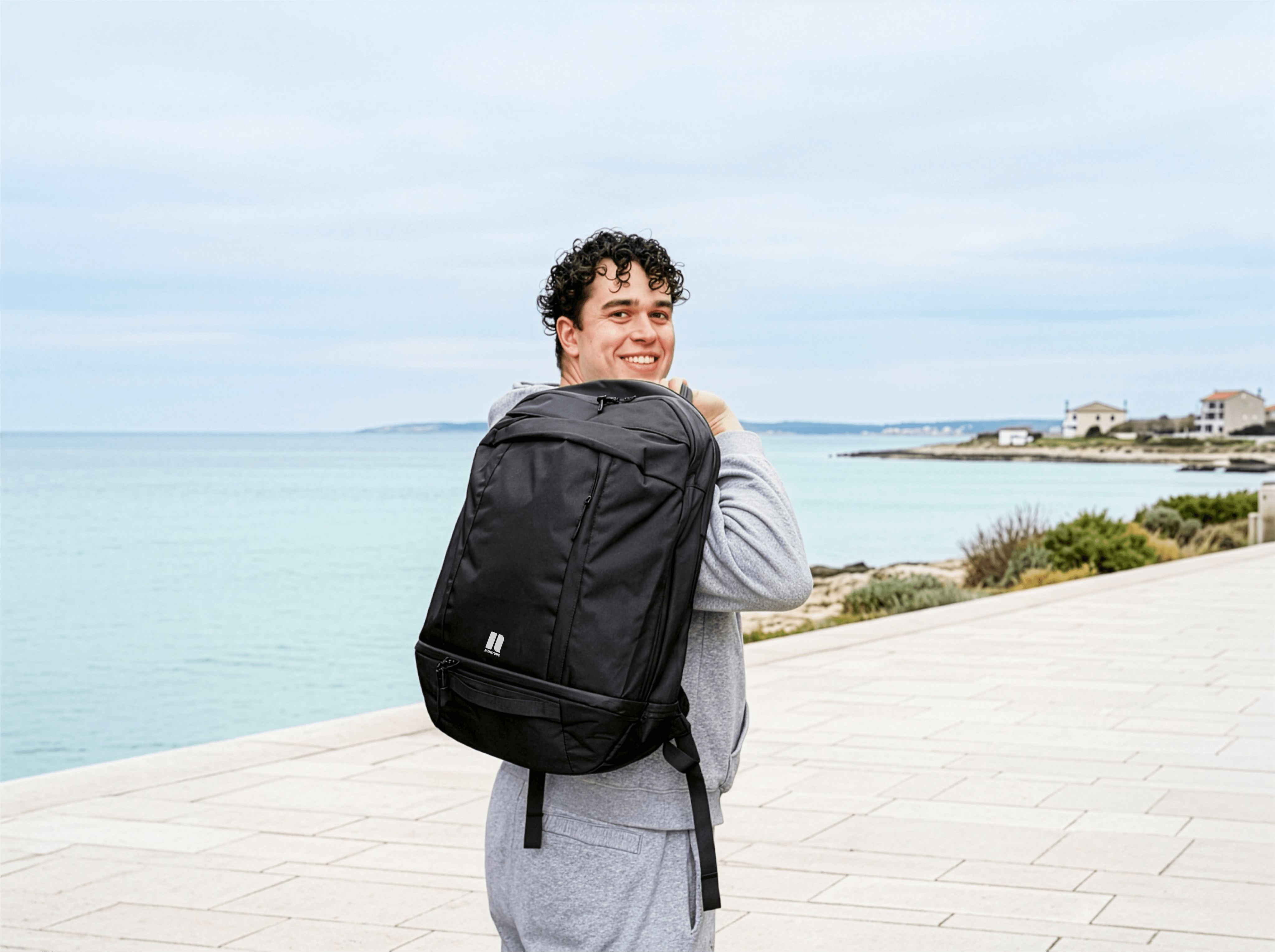 Varsity Packを背負ったアスリート