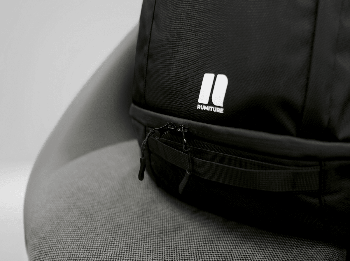 Varsity Packのサイドポケット
