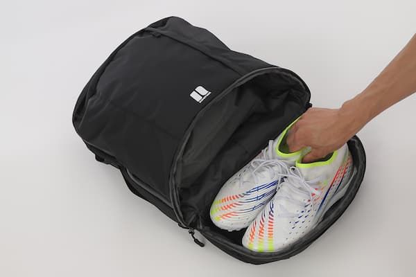 Varsity Pack シューズコンパートメント