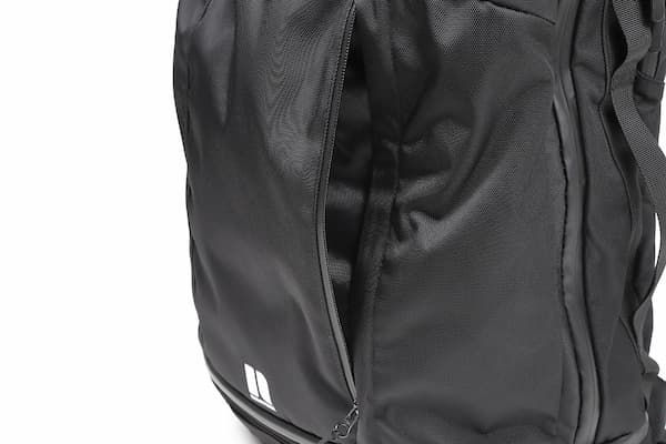 Varsity Pack フロントポケット